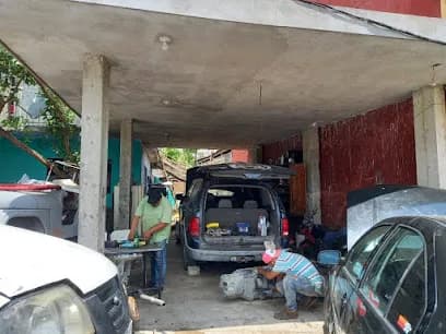 Foto de taller mecánico autoservicio ortiz