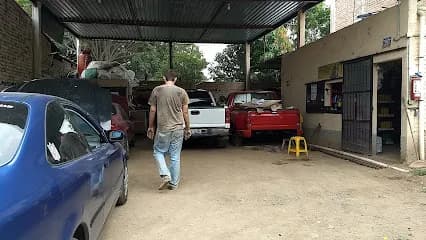 Foto de "TÉCNICOS" Servicios Automotrices Profesionales