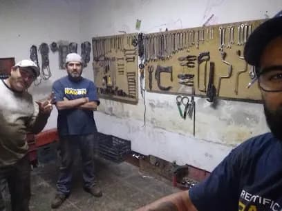 Foto de Taller Mecánico García Hermanos