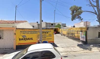 Foto de Taller mecánico y autolavado López