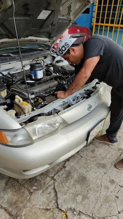 Foto de Taller Mecánico REYBONT