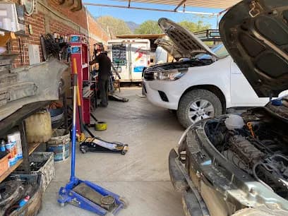 Foto de Taller Mecánico Santiago