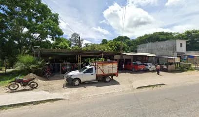 Foto de Taller Mecánico "Los Chivas"