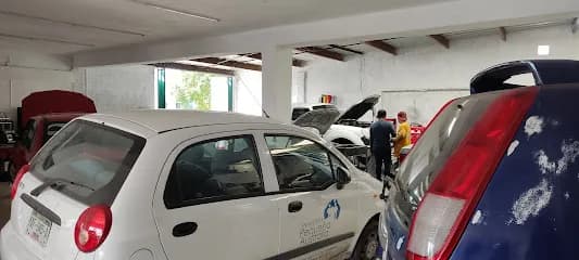 Foto de Taller Mecánico UICAB