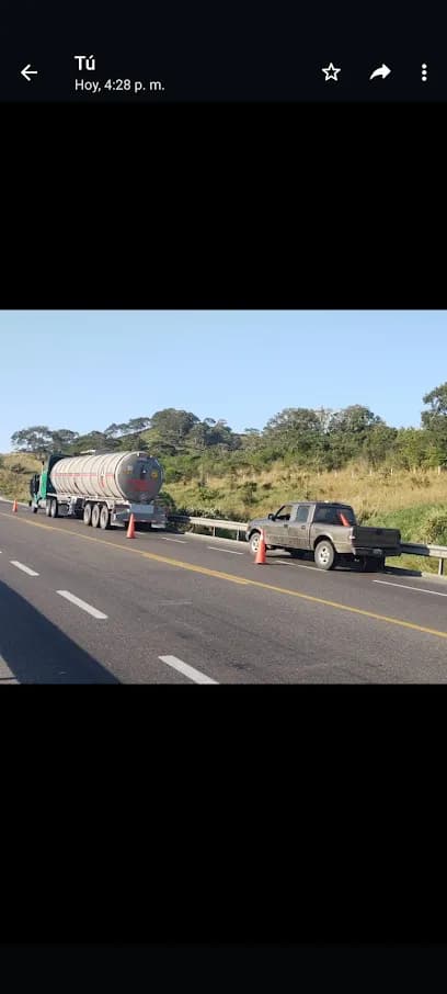 Foto de Taller mecanico y servicio de cambio de llantasLeoncio