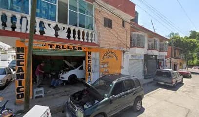 Foto de Taller Mecánico Automotríz