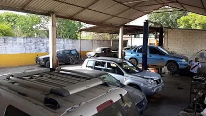 Foto de Taller Mecánico Domínguez